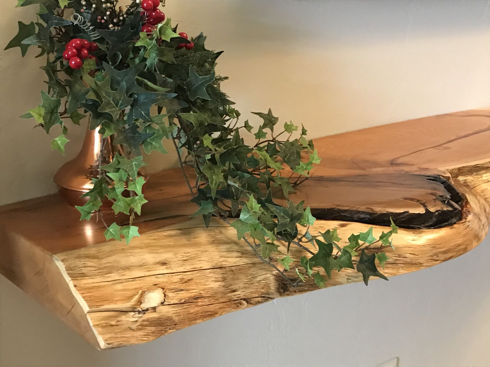 RUSTIC NORTHERN HIGHLIGHTS AT SOUTHWEST HOME